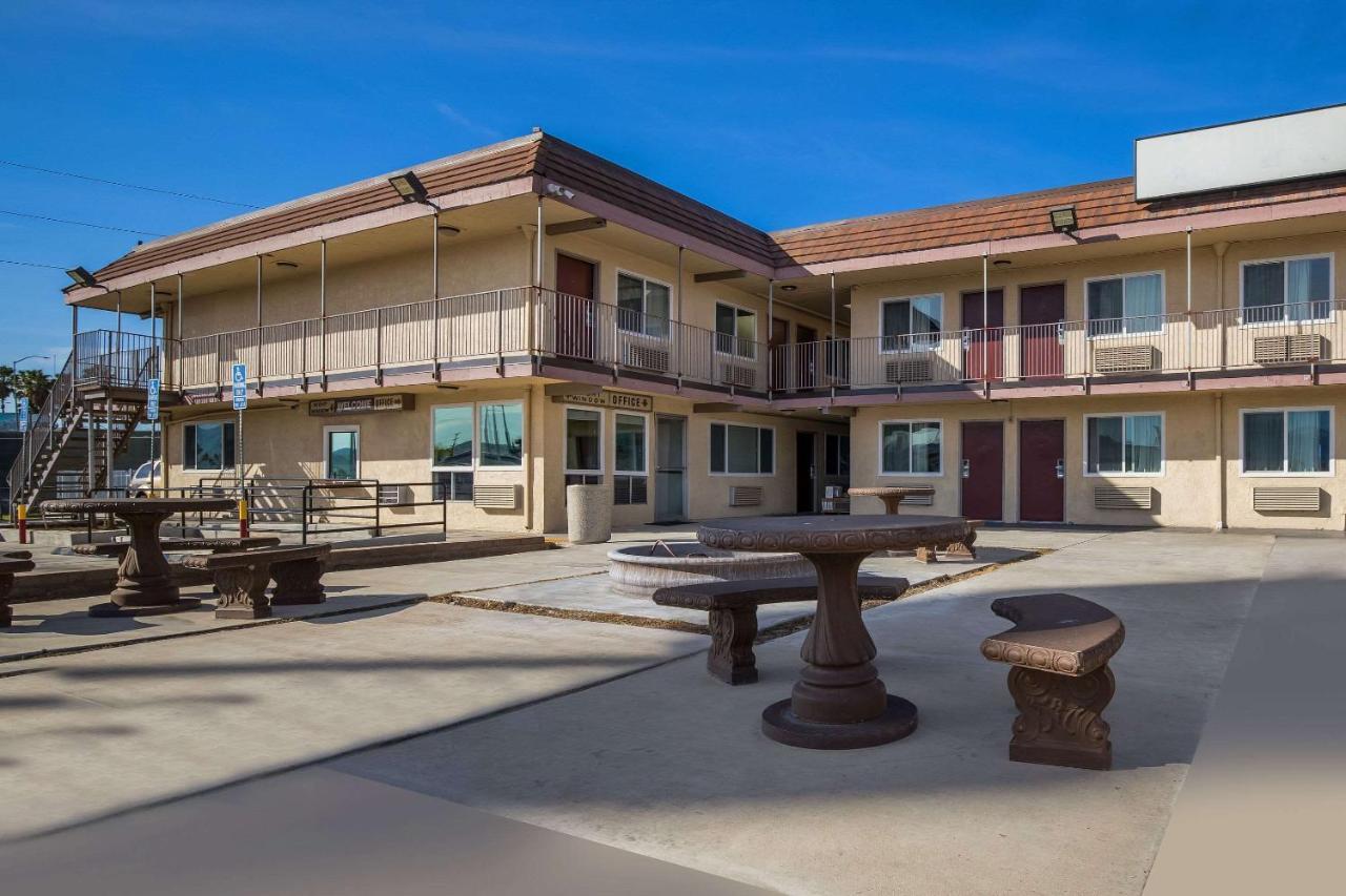 Rodeway Inn San Bernardino & Redlands Екстериор снимка