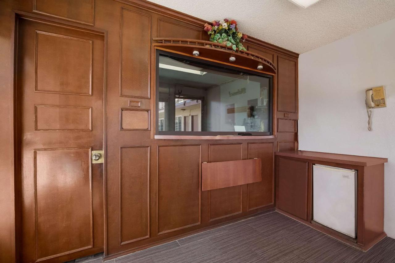 Rodeway Inn San Bernardino & Redlands Екстериор снимка