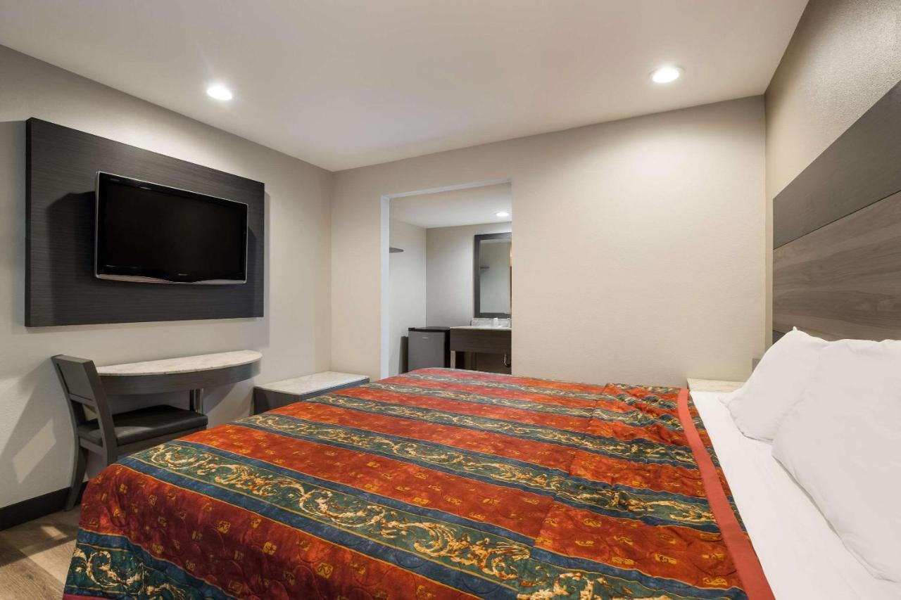 Rodeway Inn San Bernardino & Redlands Екстериор снимка